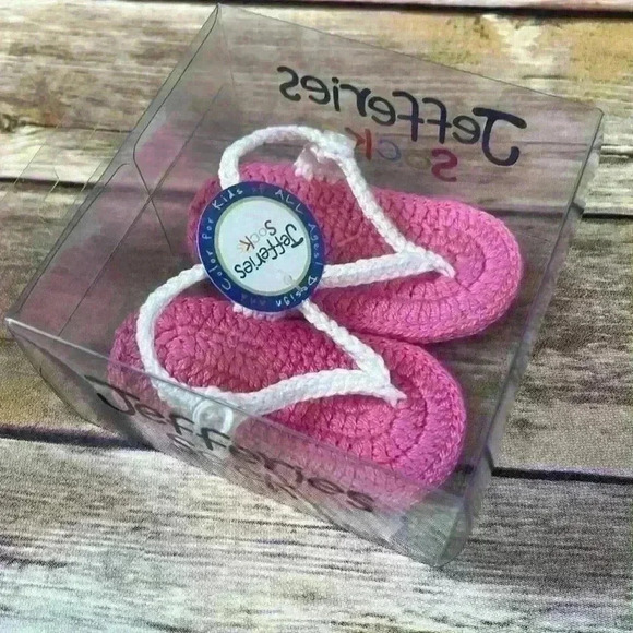 Jeffries Socks Newborn Crochet Sandals | Pink and White - Picture 3 of 5